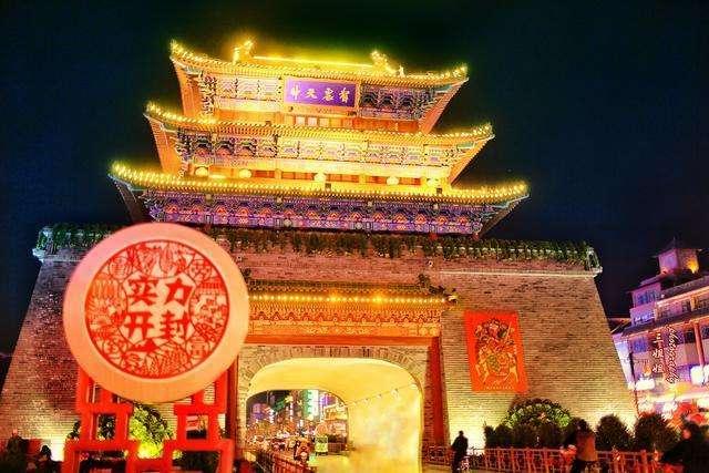 河南开封夜市，中国的鼻祖夜市，几百种火爆小吃能不重复吃一年-开封小吃一条街在哪里