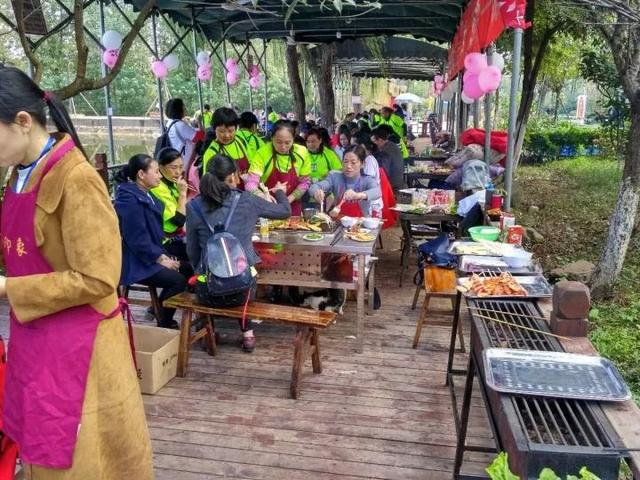 三圣乡农家乐中餐推荐(成都三圣乡农家乐，半小时可抵达，拿走不谢)