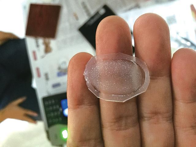 指纹膜购买(指纹膜公然在网上开售，能打卡还能解锁手机)