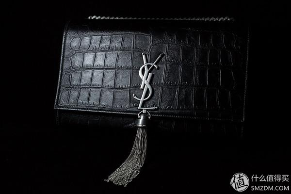 圣罗兰包包官网价格表(惊！15500元就买了张皮： SAINT LAURENT PARIS 伊夫圣罗兰 流苏包)