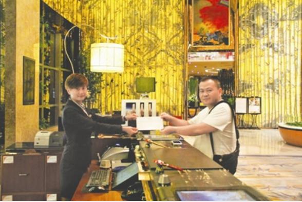 酒店发票的税点怎么算(吃顿饭缴多少税，看了发票就知道！)