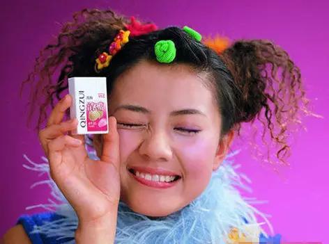 再帅再美的明星 在这些广告面前也是土气十足！(张天爱百合网广告)