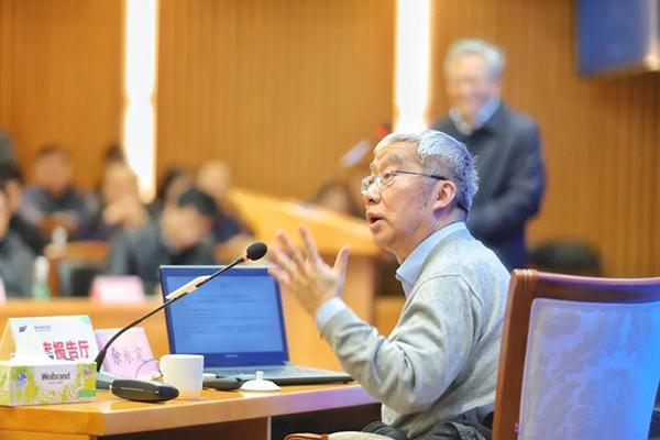 买方信贷要求进口商必须将贷款用于购买债权国的商品(余永定：近1.3万亿美元海外资产下落不明 钱去哪了)