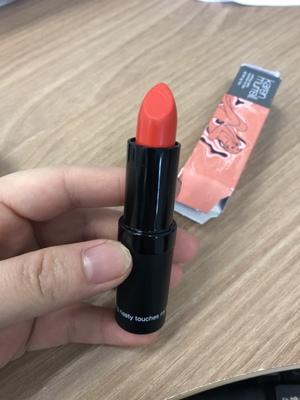 孕妇可以涂的口红品牌1000元(宝妈们别看微商了，这个大牌口红不贵还是孕妇专用！)