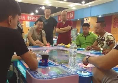 捕鱼游戏赚钱换人民币的有哪些(电玩城每天送200元+中华烟引诱玩家“打鱼”，一小时输几万！)