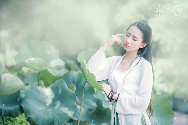现代修真少年(小说：现代少年穿越修真界，为求自保假装高手，露馅后被门派追杀)