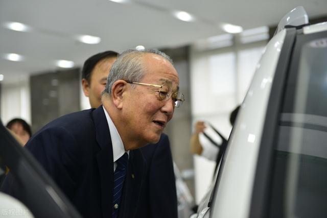 稻盛和夫为什么要工作(稻盛和夫：人为什么而活，为什么而工作？)
