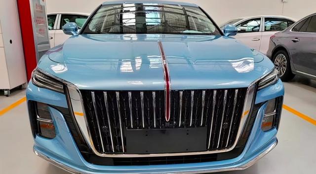 新红旗轿车的价格(红旗全新H5中型轿车曝光：尺寸超E级5系，2.0T+8AT或售16万起)