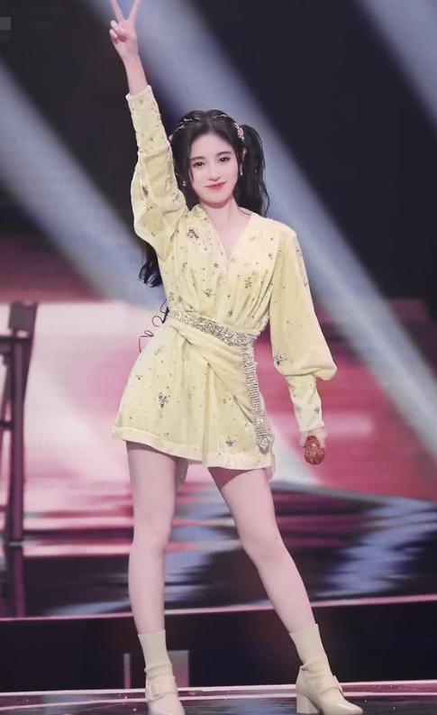 文化中国传播集团公司旗下艺人(受吴亦凡风波影响，鞠婧祎公司内部发通知：保护女艺人警惕潜规则)