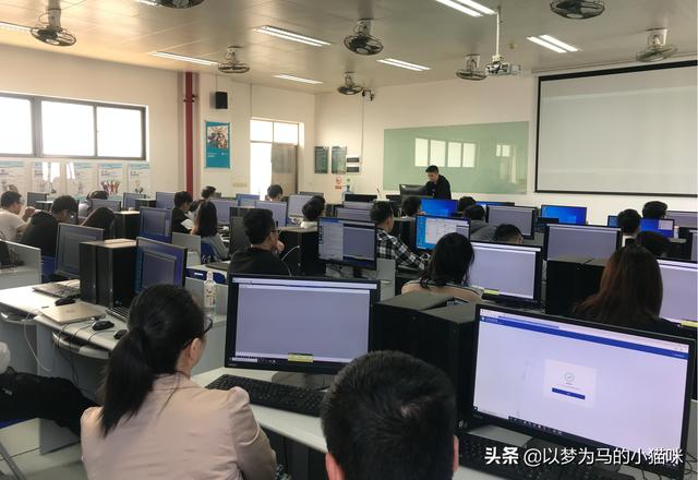 二本好找工作的专业(适合二本考生报考的6个大学专业，对实践比较重视，找工作容易)