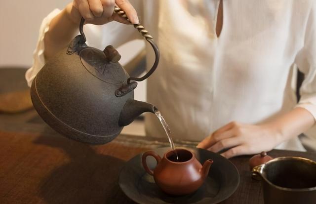 卖茶叶如何找渠道销售(思路：怎么在网上卖茶叶？茶叶店如何通过网络寻找销路？)
