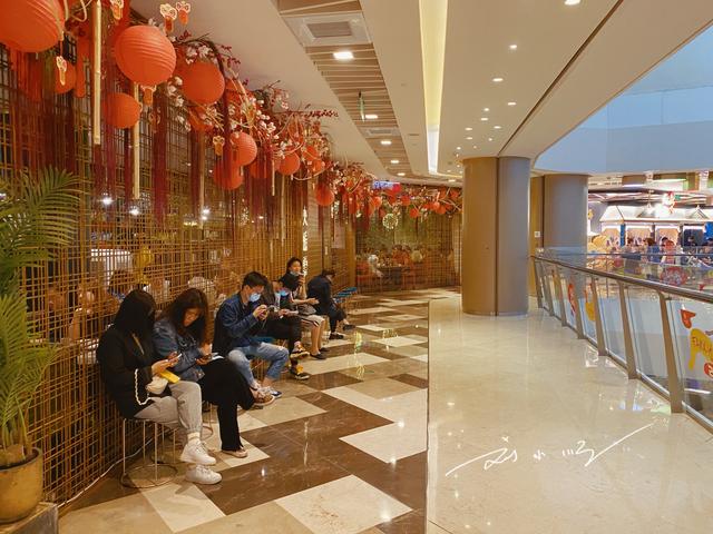 火烧云餐厅哪里有(上海有一家“超火”的云南菜馆，每天好多人排队，能吃到真不容易)