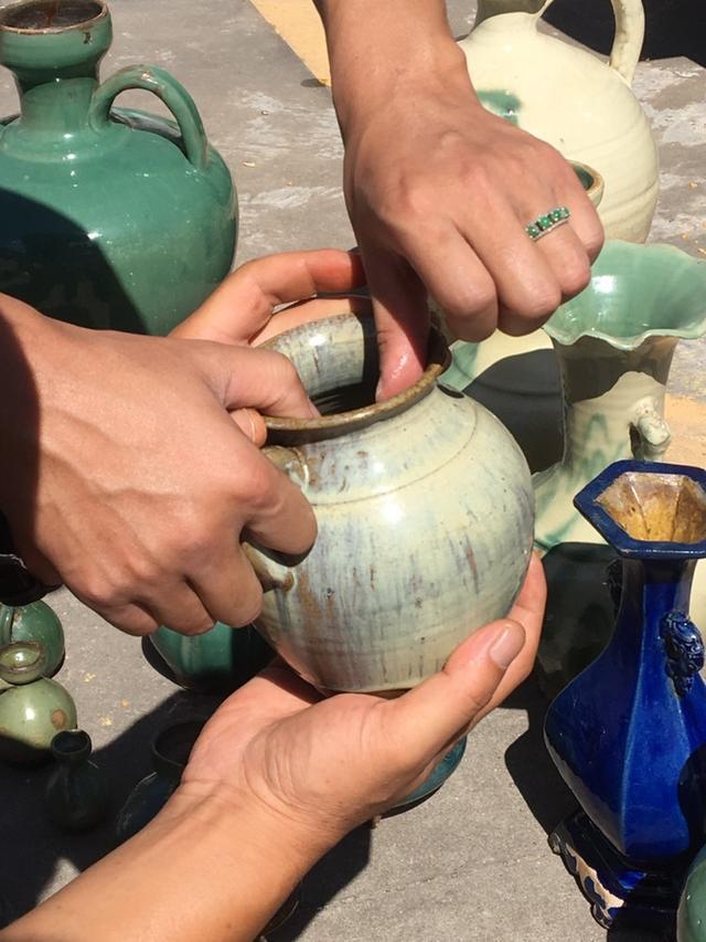 云南最大的卖玉市场是哪里(云南玉溪这个古玩交流市场：很多玲琅满目奇珍异宝：值得收藏)
