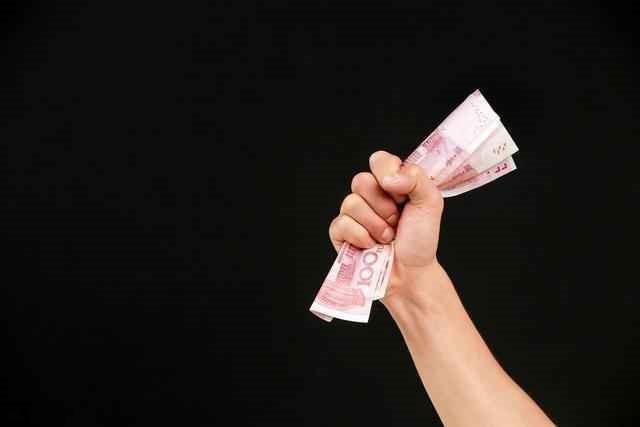 现在手机上做什么偏门最赚钱(这些“捞偏门”不违法还很挣钱。)