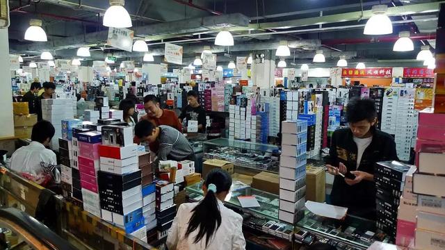 华强北手机官网(关于iPhone13，华强北传来新消息，果粉得小心了)