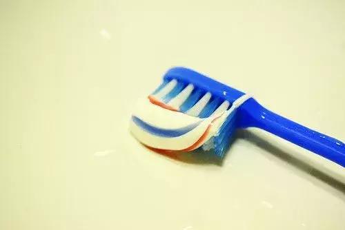 微信朋友圈微商宣传语(晚安微商唯美句子 晚安微商语发朋友圈)