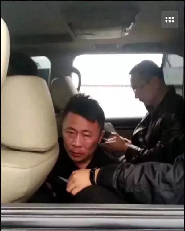 辩护律师会见犯罪嫌疑人(律师会见嫌疑人应该是怎么个流程？)