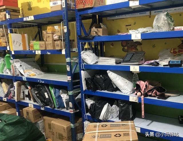 接手中通快递转让店铺需要注意什么(接手别人转让的快递驿站未尝不可，但一定要搞清楚这三个问题)