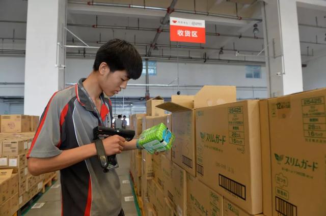 淘宝保税仓的东西是正品吗(请中检“国家队”监督，一物一鉴！狂打正品的考拉海购，图什么呢)