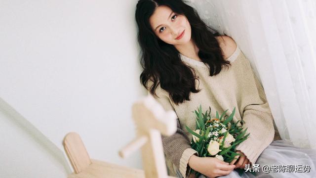 2021年属蛇人的全年运势女性(2021年下半年里，好运越来越多，会五福临门，好事将近的三大星座)