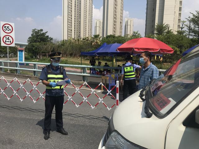 17000步多少公里(同安官浔查验点：每天步数17000步以上，这名随时在线的“钢铁战士”黑了瘦了)