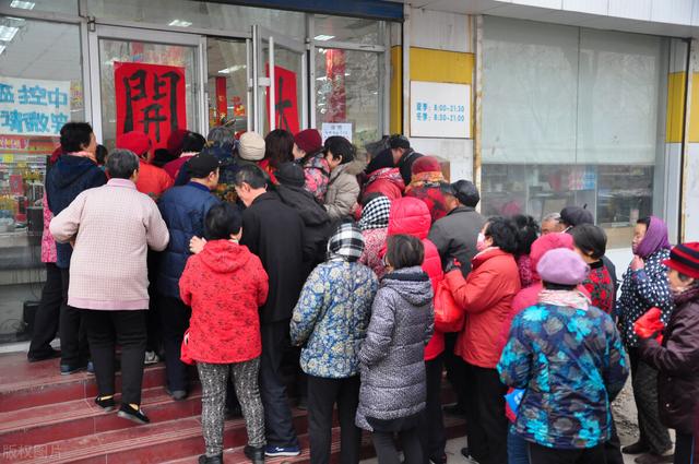 一千元开店可以开哪些(江西大姐开超市，利用1000元现金，半年赚了60万，套路交给你)
