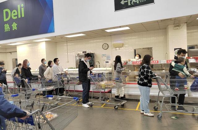 淘宝会员能开几家店(实地走访“会员制商超”：山姆店“14元盗版次卡”热卖，巨头们着急抄作业)