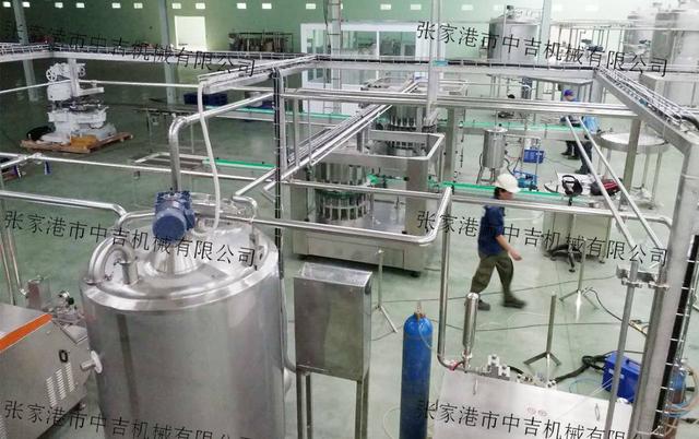 全自动榨汁机项目方案(全自动鲜榨果汁饮料生产线，果汁饮料生产加工设备)