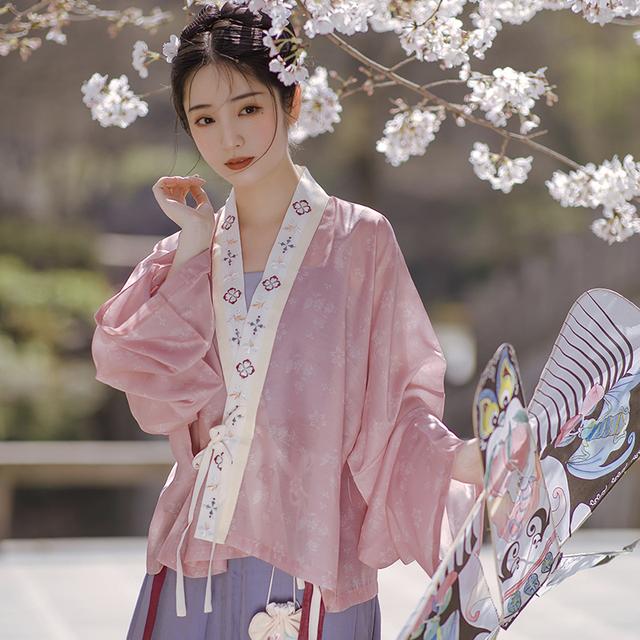 白菜价汉服店铺推荐(这几家店铺的汉服，既白菜又好看，性价比很高)