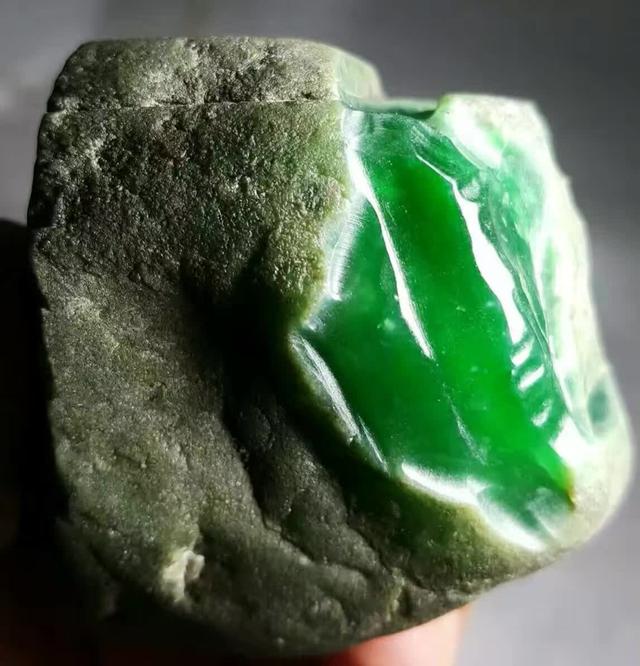 怎么辨别玉(中国40种玉石详解（附国标及鉴别方法），建议珍藏)
