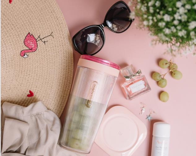 摩飞榨汁杯双击闪烁不启动(新款摩飞榨汁杯使用体验：简约不简单，40S即享新鲜)