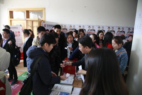 户口迁到南京后户籍所在地填什么(公务员考试：什么是考生户籍、生源地和籍贯？)