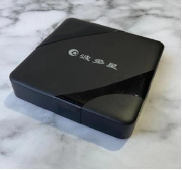4k超高清智能机顶盒怎么用(选择操作简单的电视盒子，轻松教会老人使用网络电视机顶盒)
