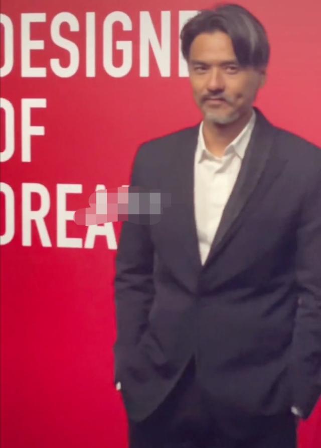 冯德伦(冯德伦白胡子好显老，47岁状态明显不如舒淇，同龄人吴彦祖似鲜肉)