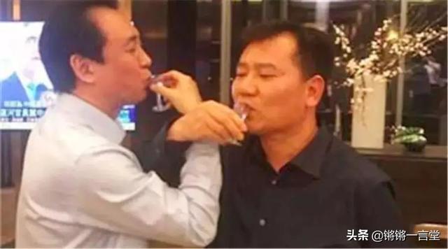 苏宁自营是正品吗知乎(“苏宁卖身阿里”被辟谣：除了阿里，还有谁能救苏宁？)
