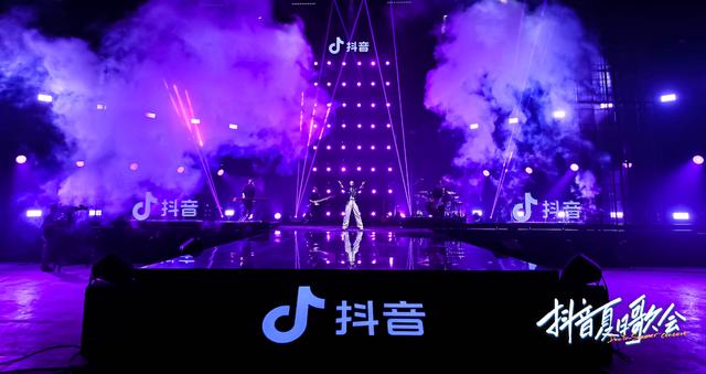 抖音短视频横屏怎么旋转过来(首次尝试付费竖屏直播，抖音为什么这么做？)