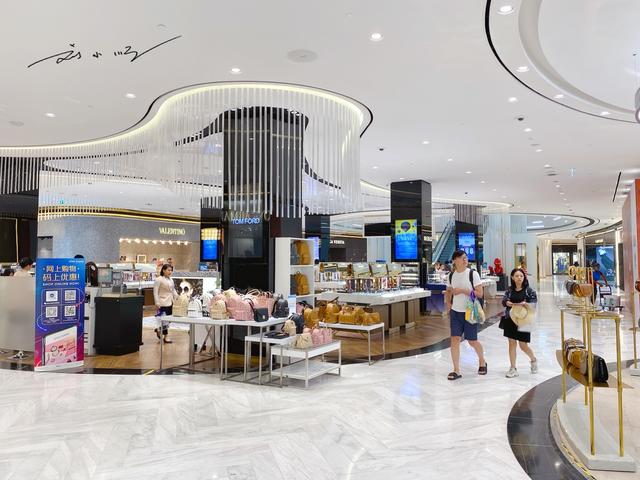 免税店有假货吗 泰国(泰国曼谷市区最大的免税店，商品全、价格低，每天被中国游客挤爆)