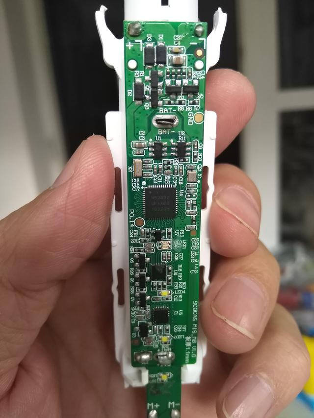 智能充电器电路图(小米MES601电动牙刷不开机维修（含充电部分原理图）)