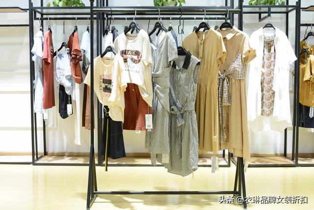 阿里巴巴服装批发网女装(阿里巴巴找品牌女装尾货进货有什么技巧？)