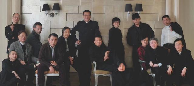 唯帅裤业网上专卖店(李少红晒名导合照，冯小刚蹲坐在边角，69岁陈凯歌在里头最帅气)