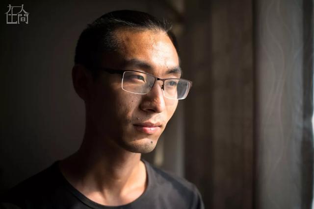 情趣男内衣批发(中国情趣内衣小镇：靠农村大妈一年赚10亿，承包全世界男人的高潮)