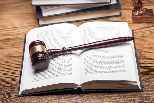 过失致人死亡罪与重大责任事故罪的区别(交通肇事罪与过失致人死亡罪的区分)