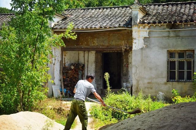 50万如何创业(搞餐饮业失败，欠小额贷50万，想返乡创业学李子柒搞这三种项目)