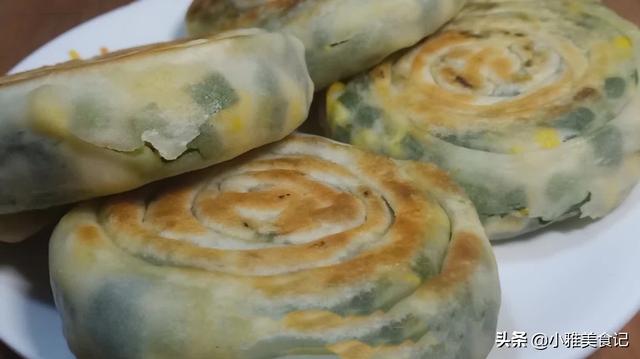 小雅同学重庆小面(韭菜馅饼这样做，我家一周吃3次，薄皮大馅，饼皮酥脆，超好吃)