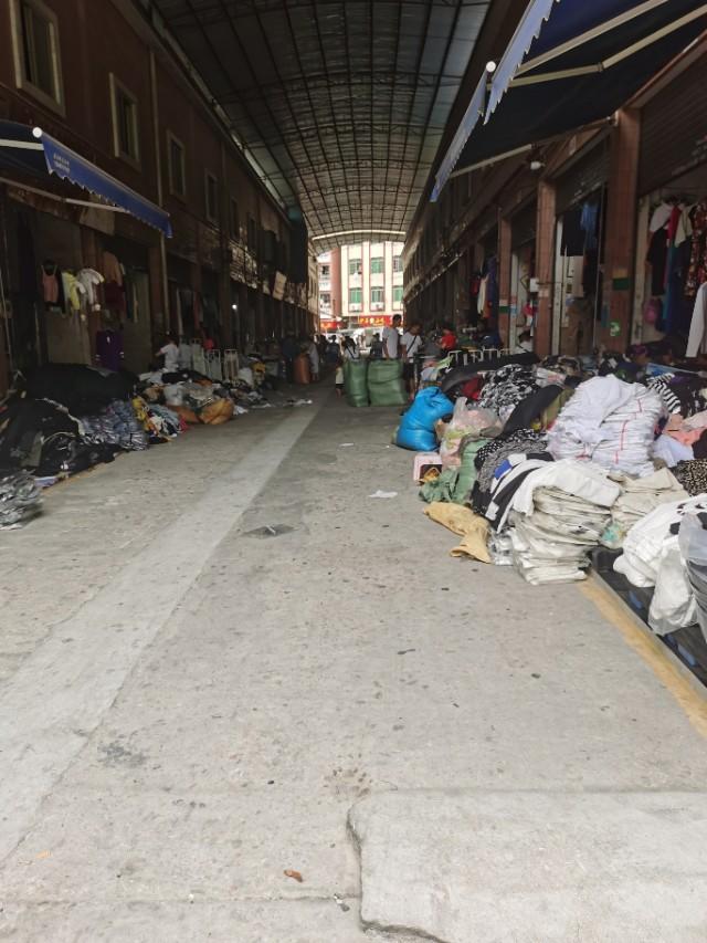 2元服装批发市场,广州2元服装批发(1-2元最便宜的服装尾货，最容易受骗的地方是这里！)