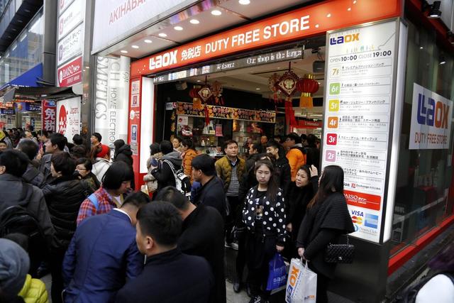 日本十大必买化妆品(去日本旅行什么值得买？护肤品是首选，优衣库要避雷，比国内还贵)