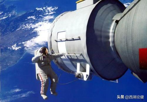 翟志刚太空行走第一人(宇航员不为人知的死亡危机 中国太空行走第一人，翟志刚自述)