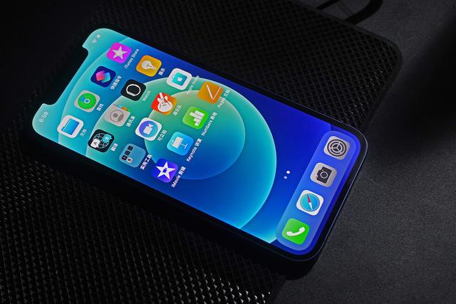 苹果11手机价格官网128g(安卓旗舰机郁闷了，iPhone 12 128GB版限时限量降至4999元)