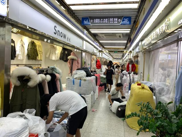 广州批发服装市场女装都在哪里(盘点广州各大服装批发市场，服装人不可错过的一篇文章)