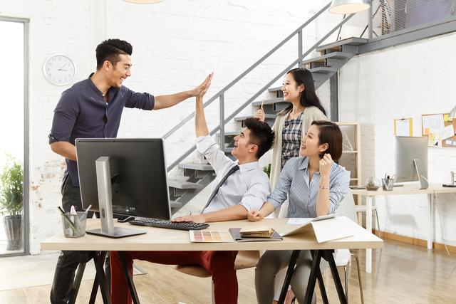 大学毕业后可以做什么工作(大学毕业后工作千万别乱找，建议参考这5个方向，未来发展更妥当)